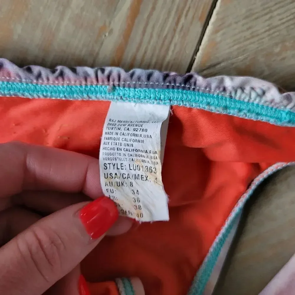 Bikini Luxe by Lisa Vogel 8 M
